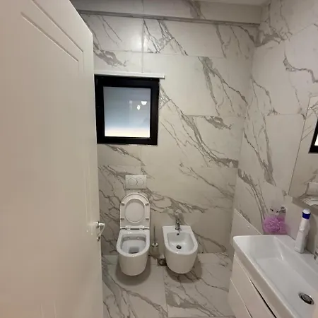 Sunset Δωμάτια σε οικογενειακή κατοικία Golem (Tirana)